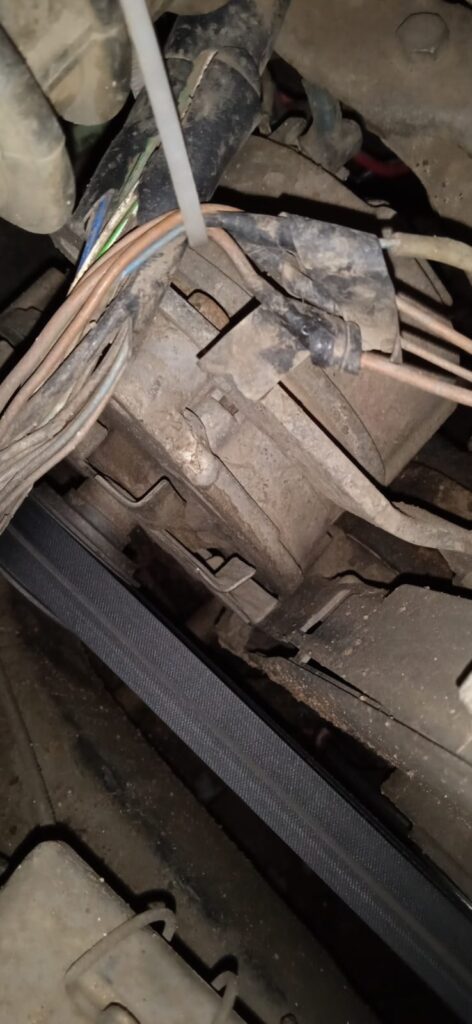 Analyze Car Engine Noise Online. Using a smartphone to record and test alternator with phone microphone near the engine belt